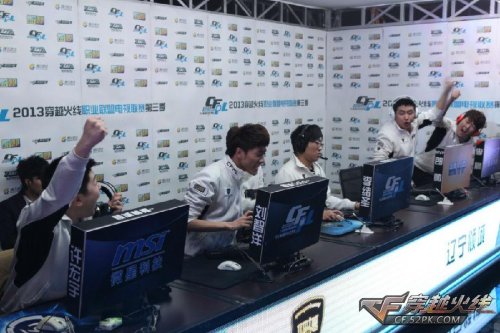 的越野滑雪 的越野滑雪