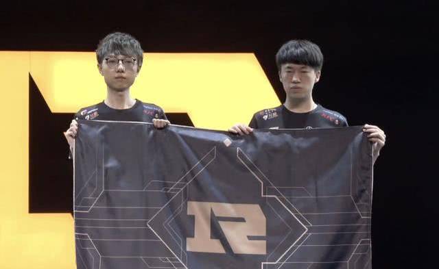 凭借细腻的 凭借细腻的