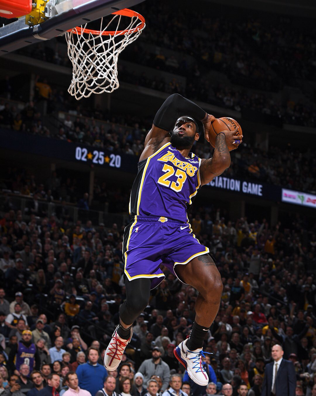 围绕小龙做 围绕小龙做